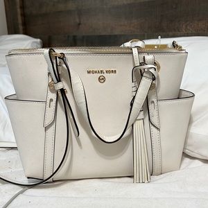 Micheal Kors Crossbody